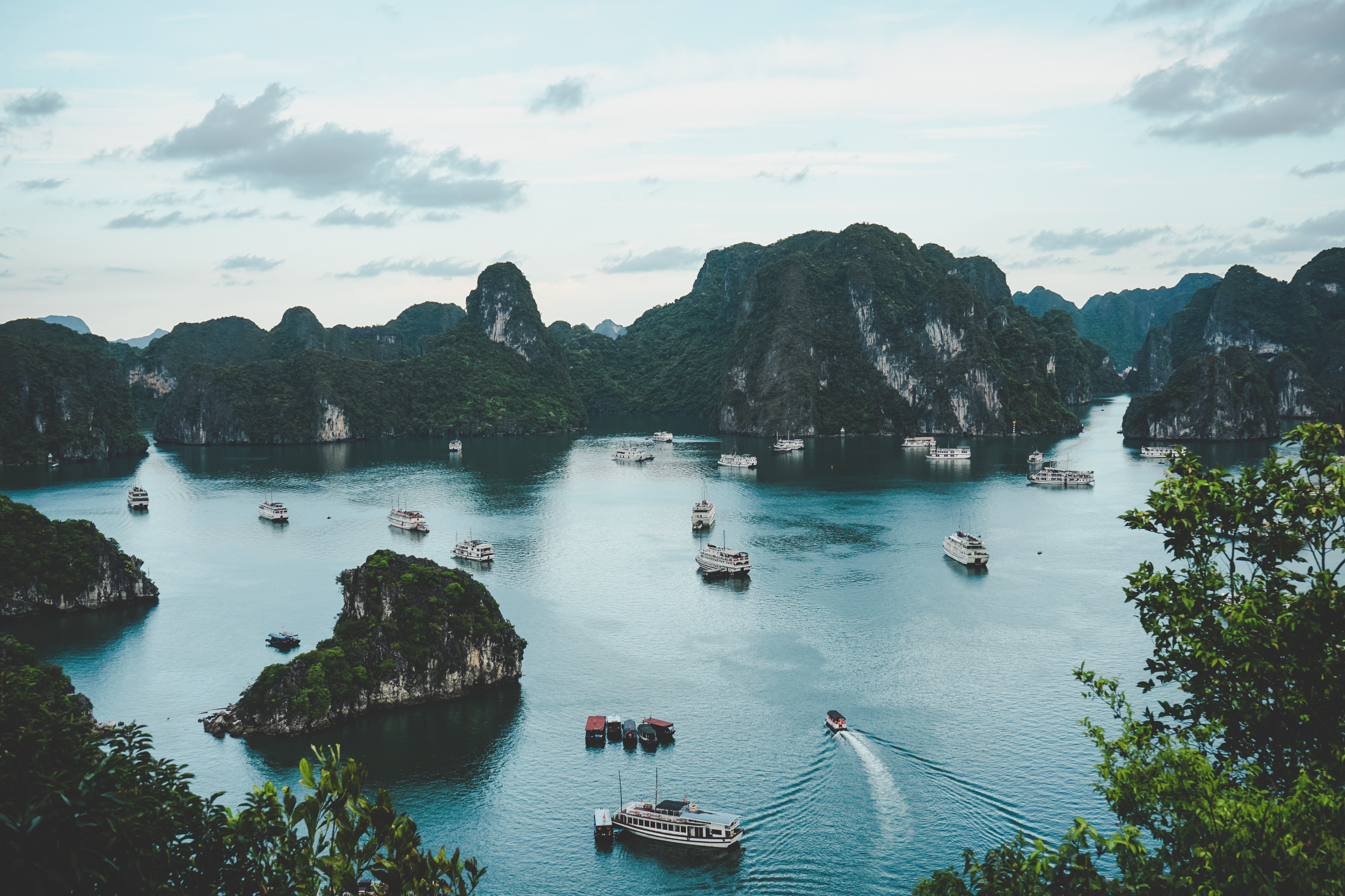 DE LA BAHIA DE HA LONG AL DELTA DEL MEKONG